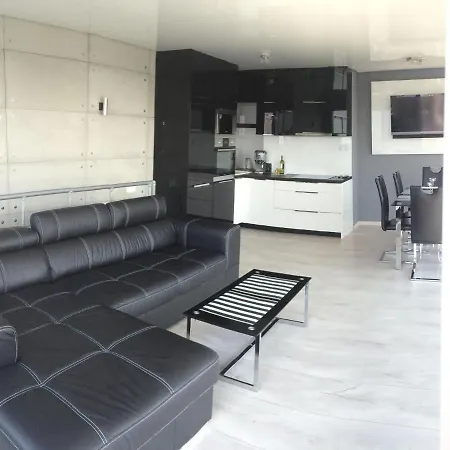 Penthouse For 6 People With Sea View Apartment