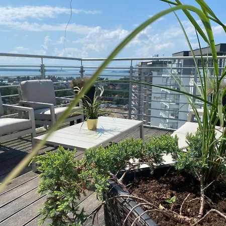 Penthouse For 6 People With Sea View Apartment