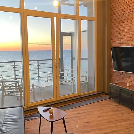 Penthouse For 6 People With Sea View Apartment