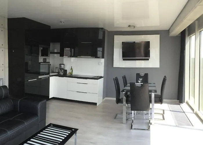 In Near The Дзивновек